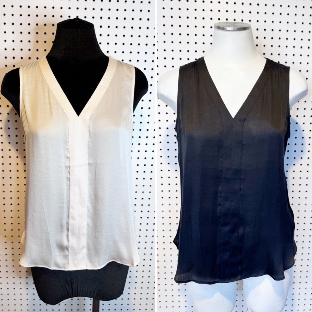 Banana Republic | Bundle of Two V-Neck Sleeveless Shell Tops in Black White Sz.S